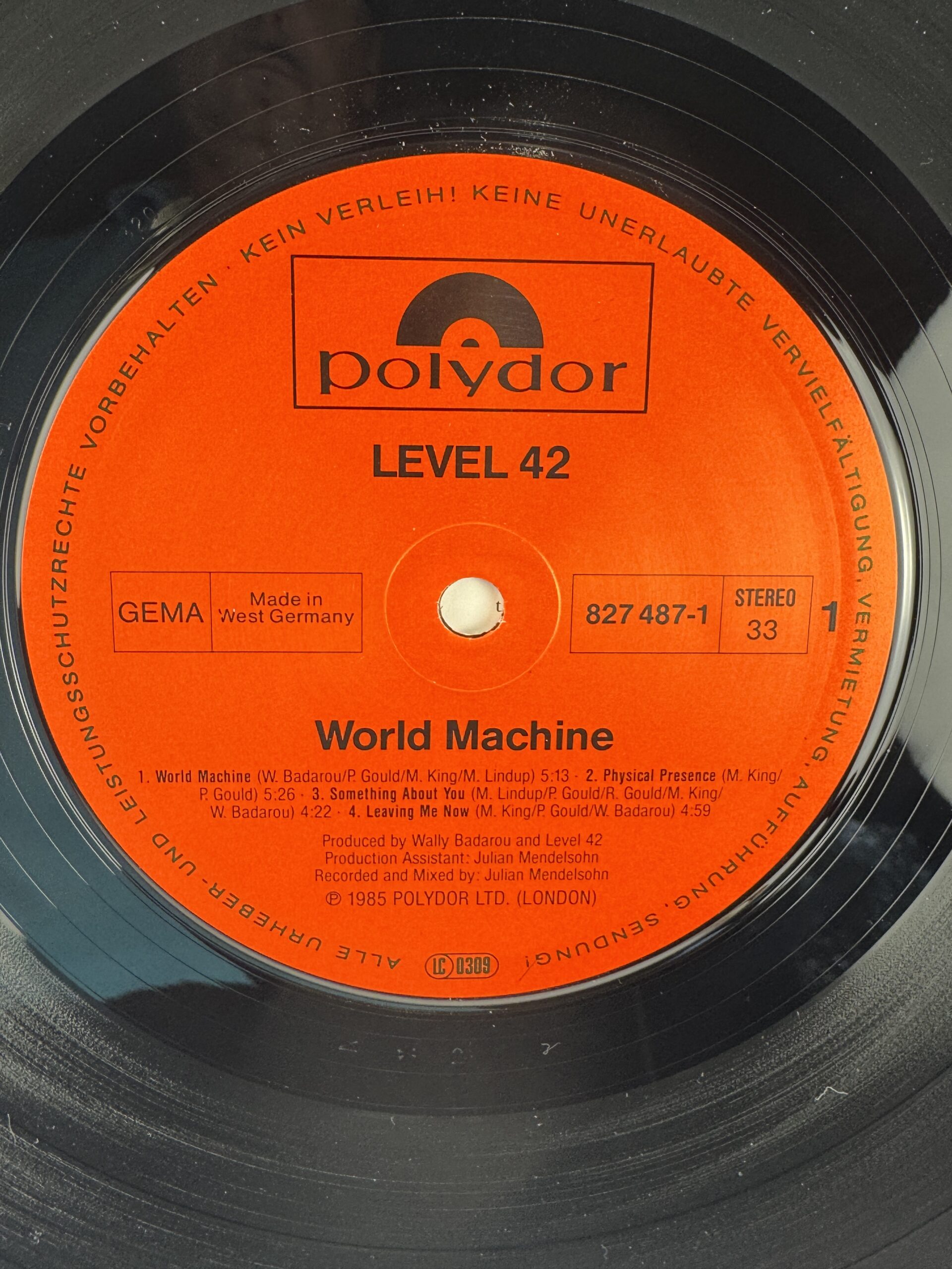 Level 42 – World Machine Vinyl-Schallplatte, Label der Seite 1
