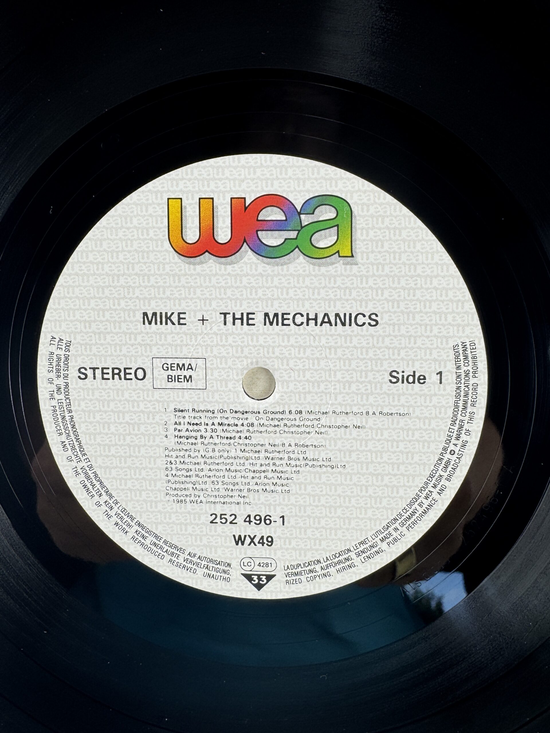 Mike + The Mechanics Vinyl-Schallplatte, Label der Seite 1
